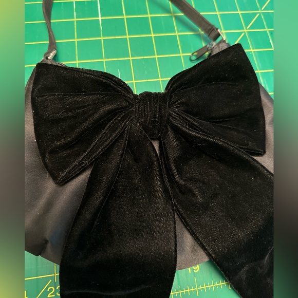Cute little black evening bag with velvet bow - Picture 4 of 5
